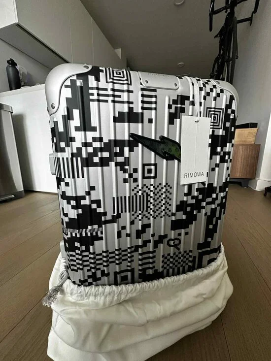 Rimowa Original Cabin Limited Edition Pixel Print - Picture 4 of 6